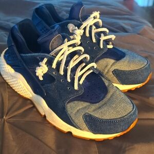 Women's size 9 Nike Huaraches denim blue.